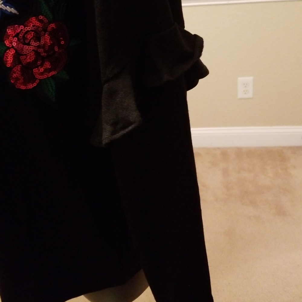 Top - Picture 3 of 5